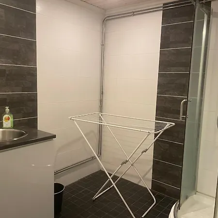 公寓 Tomujoen Kylaetalo *